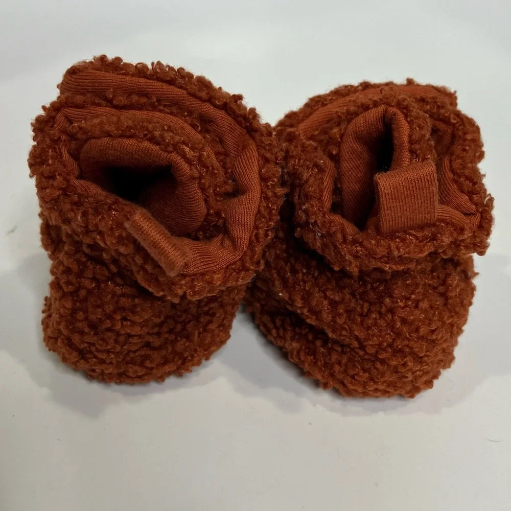 Robeez Sherpa snap booties‎ rust orange brown 3-6 months winter cozy baby